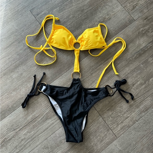 AMAZON one piece swimming 💛 - Picture 2 of 8